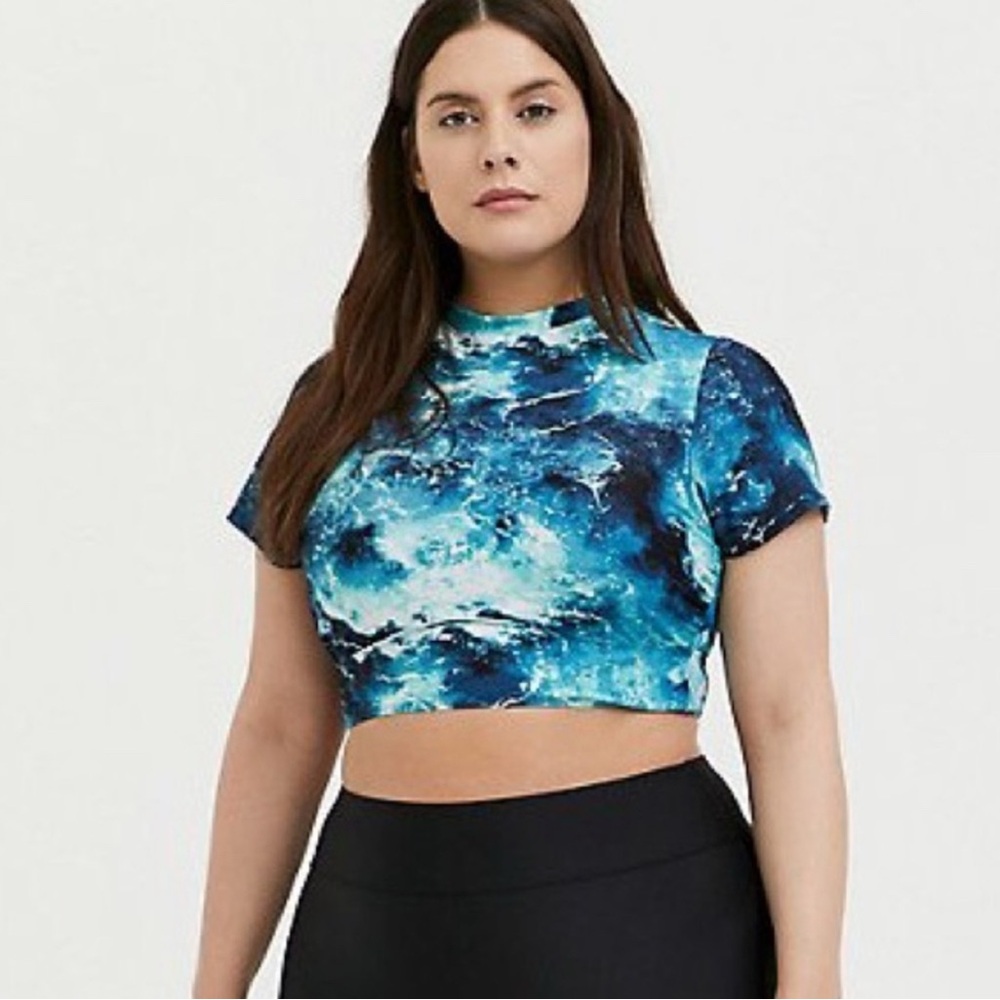 Torrid Active Swim Wireless Cropped Short Sleeve Rashguard-Size 1-Ocean
